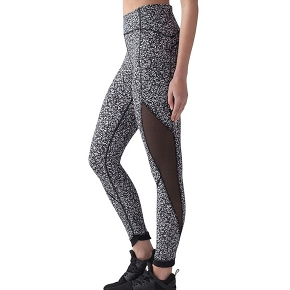 Lululemon Sole Training 7/8 Tight Sheer Mesh Panel Daisy Dust Alpine Black - Picture 2 of 15
